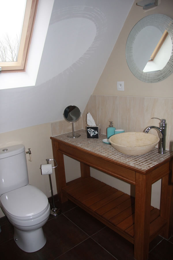 Sunset bedroom ensuite bathroom basin